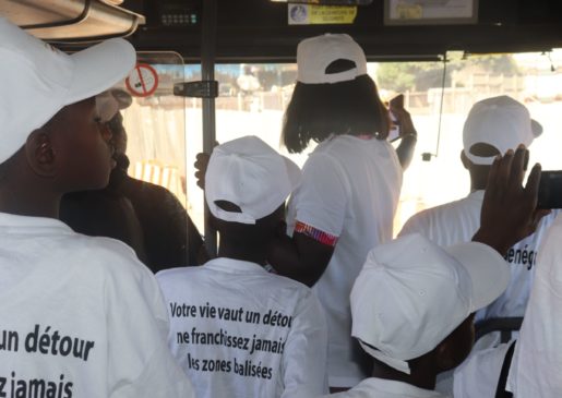 Visite du chantier Train Express Régional par les enfants de la rue (SAMU SOCIAL SENEGAL)-min